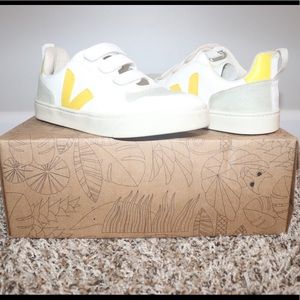 Girls Veja sneakers